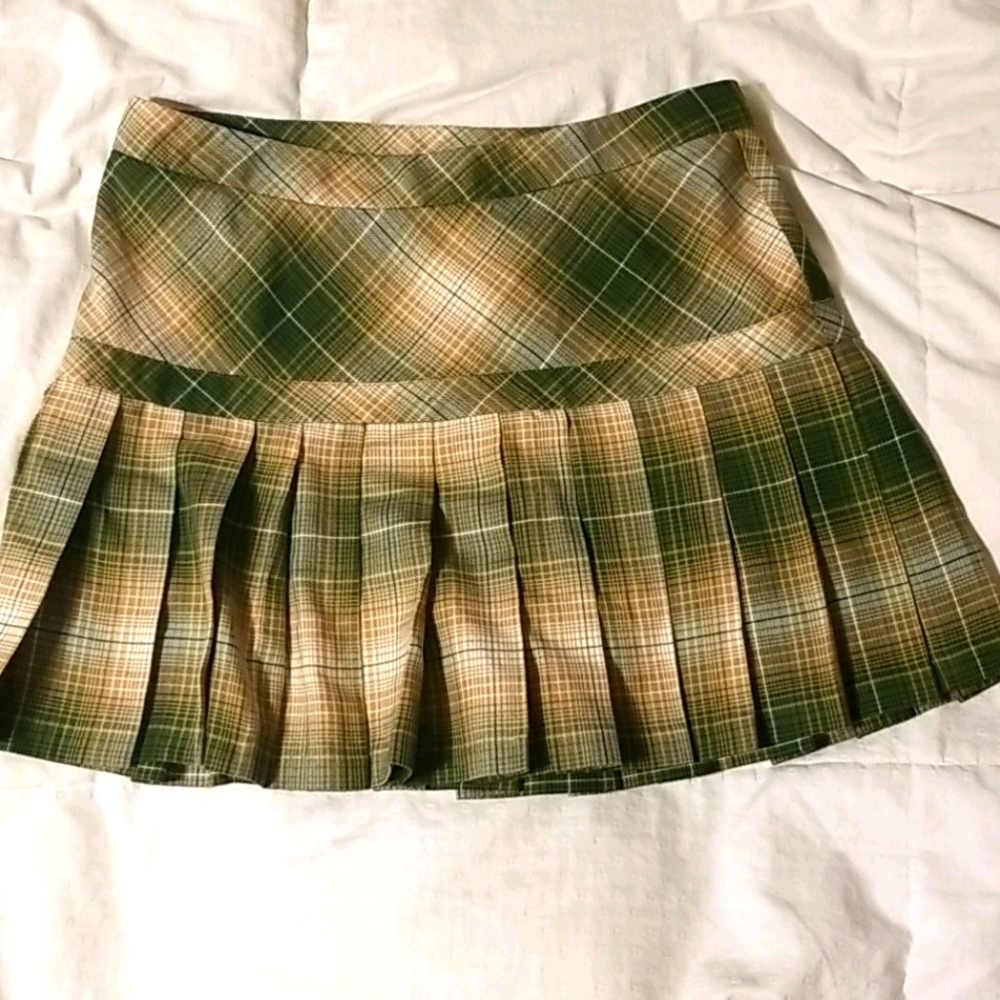L.A.M.B. skater skirt size 4